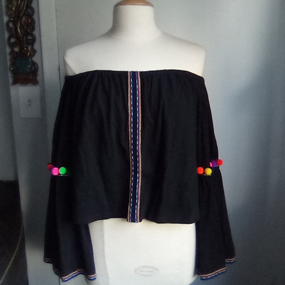 Peruvian Pom Pom Tassel Bell Sleeve Beauty Rare Gem